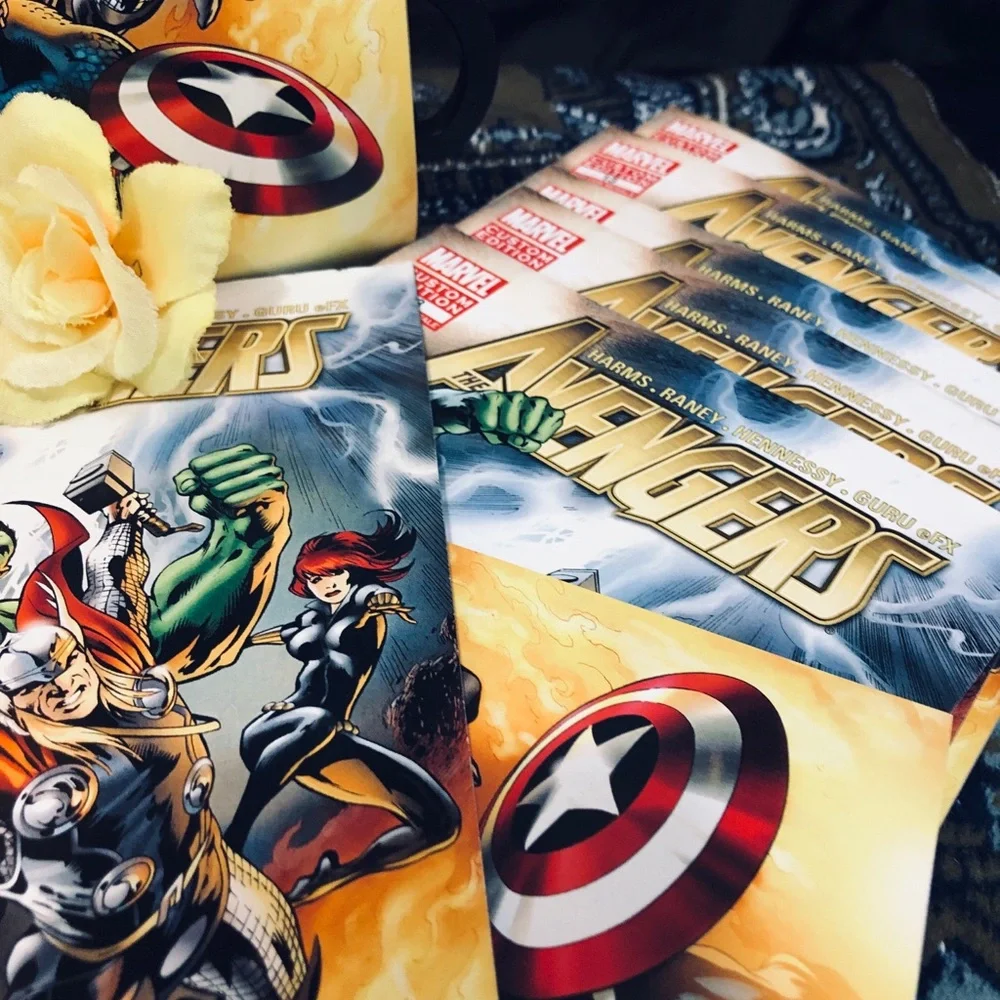 Lot of 15 Marvel Avengers Comic Book # 13 Custom Edition